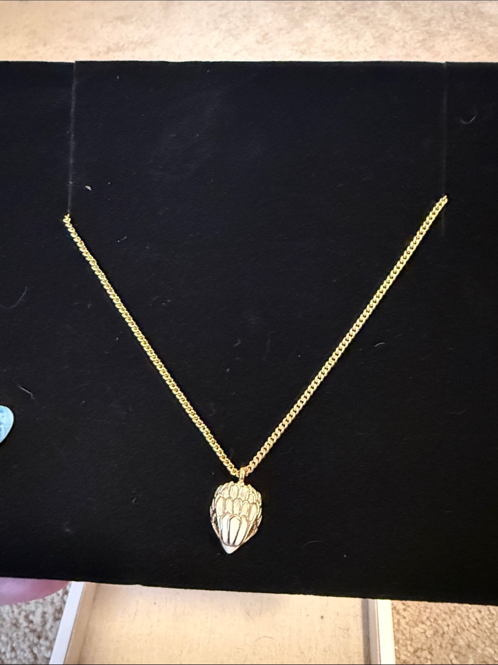 Kurt Geiger white enamel gold pendant eagle head necklace jewelry - Picture 3 of 5